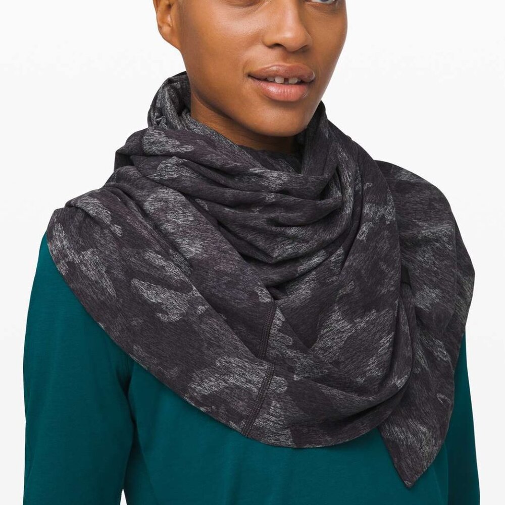 Lululemon Vinyasa Scarf *Rulu Incognito Camo HTR Black - NWT
